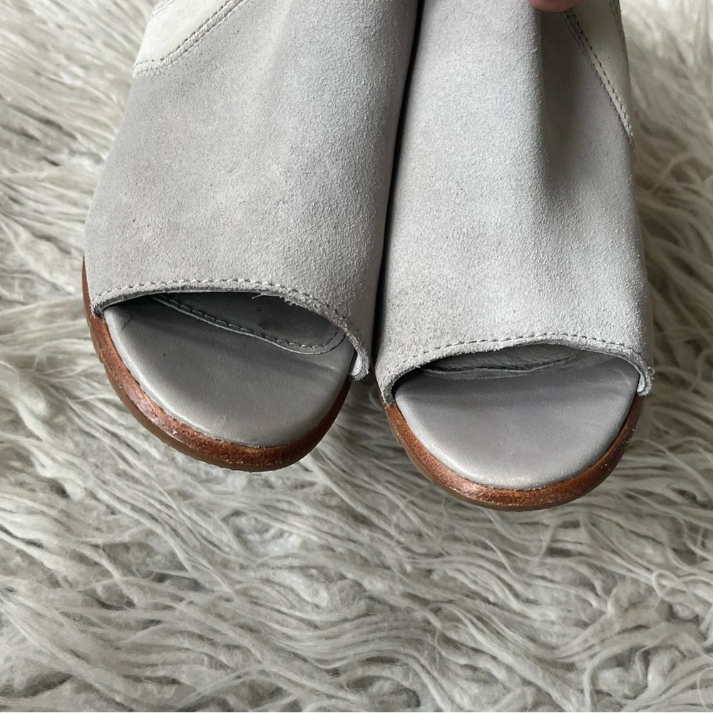 Sorel Nadia Dove Grey Color Block Open Toe Heeled Suede Ankle Bootie Shoes EUC 6